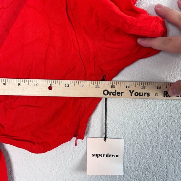 NEW Superdown Revolve Top Women's Size Small Red Puff Sleeve Deep V Neck - Picture 8 of 10